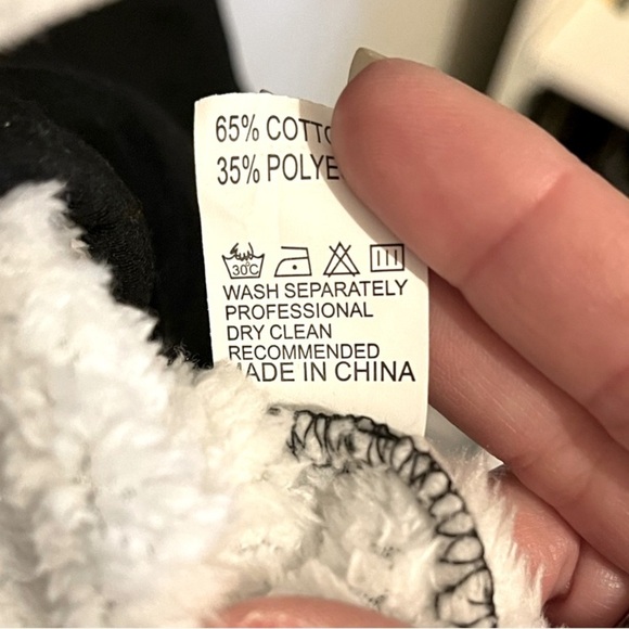 SWEATER: Fleece-Lined Sweatshirt “YES, I’m still Freezing,” NWOT - Picture 5 of 6